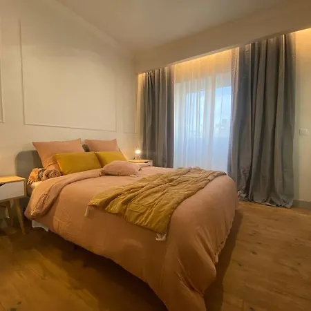 101 Urban Apartment *