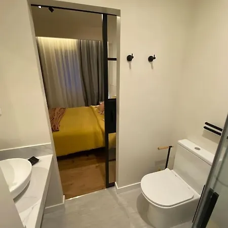 101 Urban Apartment